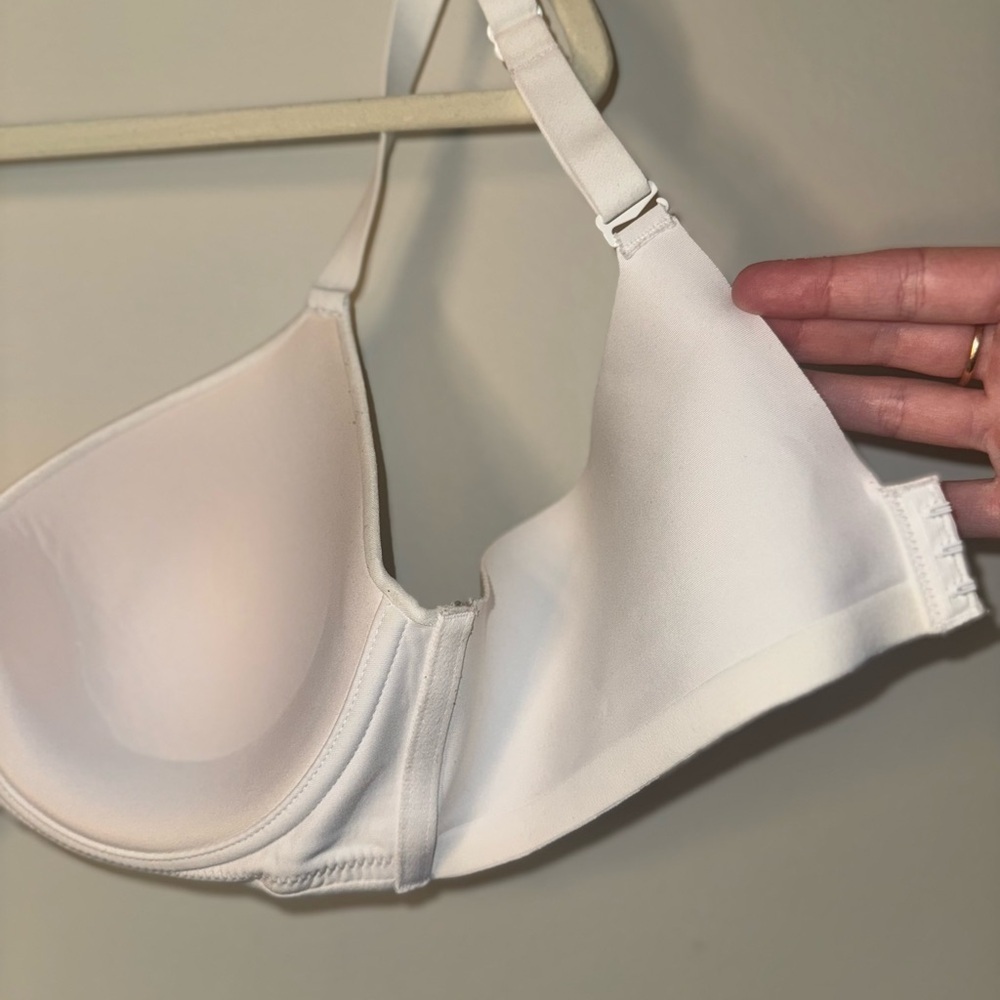 Bali White Full Coverage Ever Smooth Bra - Picture 5 of 6